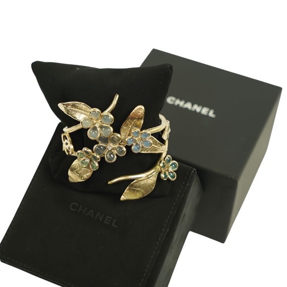 Authentic CHANEL Cuff Paris Greece Collection Gold Jewelery Bracelet CC logo - Picture 5 of 12